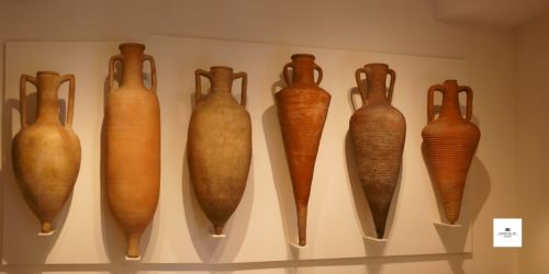 Old wine amphoras | Why are wine bottles 75 cl?